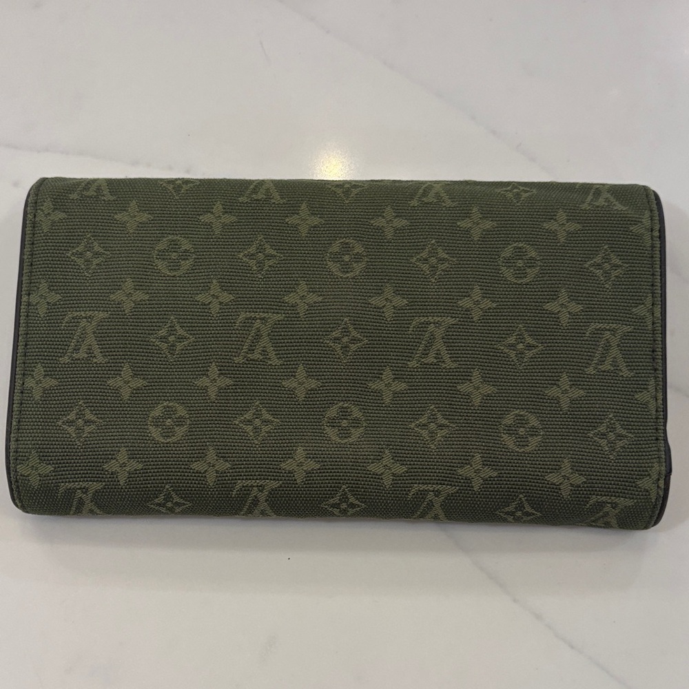 Louis Vuitton Olive Monogram Clutch - Picture 2 of 6